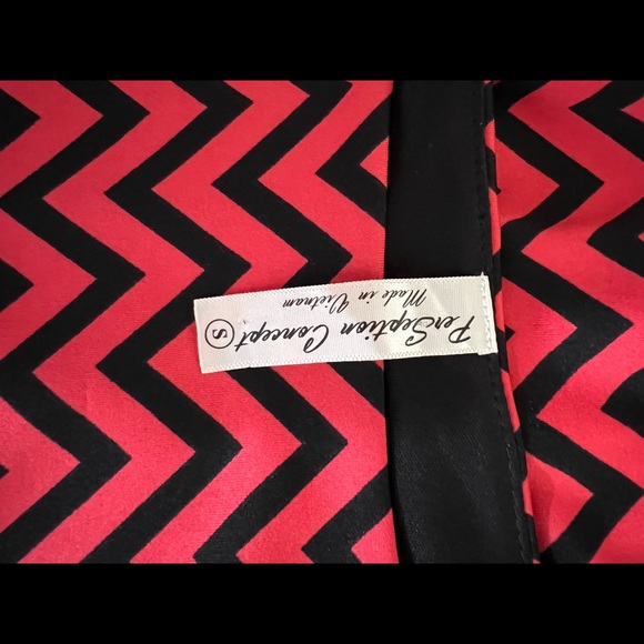 Chevron Print Blouson Dress - Picture 10 of 10